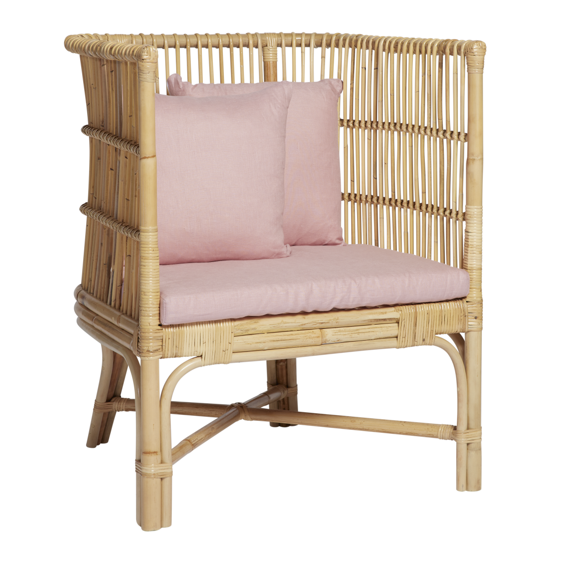 villa-armchair-natural-white-cushion-angle